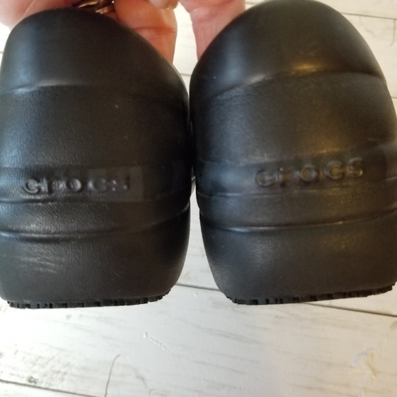 Crocs Neria Leopard Print Slip Resistant Work Clogs - Picture 9 of 15